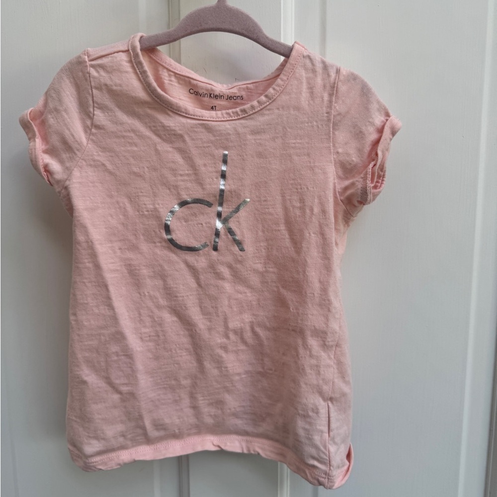 Calvin Klein 4T Girls Kids Light Pink Short Sleeve Tee Shirt Blouse Silver Logo